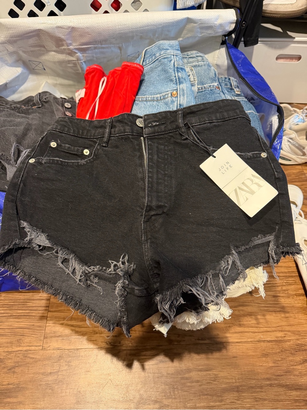 Zara Black Frayed-Rim Distressed Denim Shorts